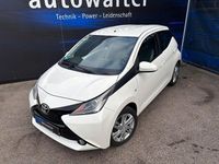 Gebraucht Toyota Aygo X-play 69 PS (50 kW) 2018 Weiß Kleinwagen