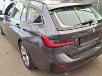 Gebraucht BMW 320 190 PS (139 kW) 2022 Grau Kombi