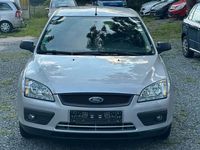 Gebraucht Ford Focus Trend 101 PS (74 kW) 2005 Blau Limousine