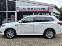 Gebraucht Mitsubishi Outlander P-HEV Plus 121 PS (88 kW) 2017 Weiß SUV