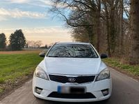 Gebraucht Kia Ceed 90 PS (66 kW) 2010 Weiß Kleinwagen