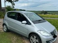 Używany Mercedes A160 95 KM (69 kW) 2011 Srebrny Hatchback