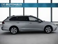Gebraucht VW Golf VIII Life 110 PS (80 kW) 2024 Silber Kombi