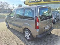 Gebraucht Peugeot TePee Active 120 PS (88 kW) 2013 Nocciola/ metallic (metallic) Kombi