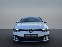 Gebraucht VW Golf VIII Active 131 PS (96 kW) 2023 Weiß Limousine