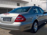 Gebraucht Mercedes E240 177 PS (130 kW) 2005 Grau Limousine