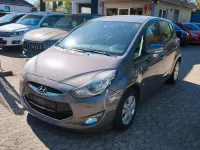 Gebraucht Hyundai ix20 90 PS (66 kW) 2012 Braun Kleinwagen