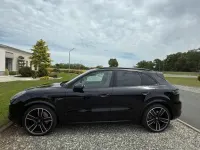 Gebraucht Porsche Cayenne E-Hybrid 462 PS (339 kW) 2020 Schwarz SUV