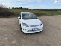 Gebraucht Ford Focus ST 226 PS (166 kW) 2008 Weiß Limousine