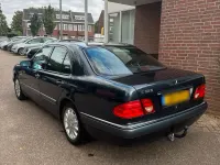 Gebraucht Mercedes E320 220 PS (161 kW) 1997 Blau Limousine