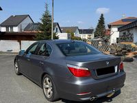 Gebraucht BMW 525 197 PS (144 kW) 2008 Grau Limousine