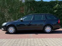 Gebraucht Skoda Octavia Fun 105 PS (77 kW) 2013 Schwarzmagic perleffekt Kombi