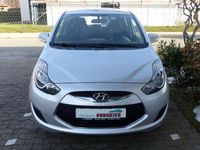 Gebraucht Hyundai ix20 Edition 90 PS (66 kW) 2012 Sleek silver Kleinwagen