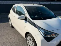 Second-hand Toyota Aygo 72 CP (52 kW) 2019 Alb Hatchback