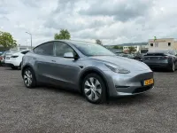 Usata Tesla Model Y 378 kW (514 CV) 2024 Argento SUV