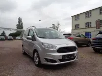 Gebraucht Ford Tourneo Courier Titanium 76 PS (55 kW) 2015 Polarsilber metallic Van / Kleinbus