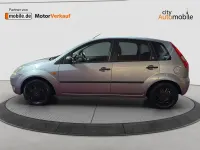 Używany Ford Fiesta Ambiente 80 KM (58 kW) 2005 Niebieski Hatchback