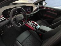 Neu Audi A6 S-Line 299 PS (219 kW) 2026 Mitternachtsgrün metallic Kombi