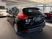 Gebraucht Ford Focus Ambiente 140 PS (102 kW) 2016 Andere Limousine