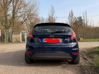 Gebraucht Ford Fiesta Trend 60 PS (44 kW) 2011 Blau Kleinwagen