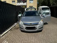 Gebraucht Opel Astra Edition 116 PS (85 kW) 2009 Silber Limousine