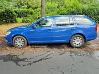 Gebraucht Skoda Octavia Ambiente 105 PS (77 kW) 2009 Blau Kombi