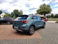 Gebraucht VW T-Roc Move 116 PS (85 kW) 2024 Petroleum blue (metallic) SUV