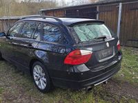 Gebraucht BMW 318 129 PS (94 kW) 2006 Schwarz Kombi