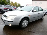 Gebraucht Ford Mondeo Ambiente 125 PS (91 kW) 2001 Silber Limousine