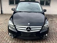 Gebraucht Mercedes B180 122 PS (89 kW) 2012 Schwarz Van / Kleinbus
