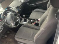 Gebraucht Ford Fiesta 74 PS (54 kW) 2016 Weiß Kleinwagen