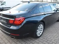 Gebraucht BMW 750L 381 PS (280 kW) 2013 Azuritschwarz metallic Limousine