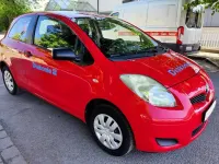 Gebraucht Toyota Yaris Basis 69 PS (50 kW) 2009 Rot Kleinwagen