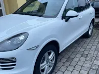 Second-hand Porsche Cayenne 300 CP (220 kW) 2013 Alb SUV