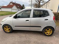 Gebraucht Hyundai i10 67 PS (49 kW) 2009 Silber Kleinwagen