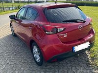 Gebraucht Mazda 2 Exclusive-Line 90 PS (66 kW) 2015 Rot Limousine