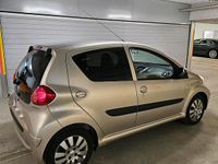Gebraucht Toyota Aygo 54 PS (39 kW) 2007 Beige Kleinwagen