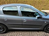 Gebraucht Peugeot 206+ 60 PS (44 kW) 2010 Silber Kleinwagen