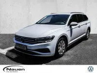 Gebraucht VW Passat Basis 150 PS (110 kW) 2023 Weiß Kombi