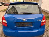 Gebraucht Skoda Fabia 70 PS (51 kW) 2009 Blau Kleinwagen