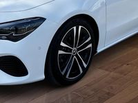 Gebraucht Mercedes CLA250 Night 224 PS (164 kW) 2025 Weiß Limousine