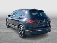 Gebraucht VW Tiguan Active 150 PS (110 kW) 2022 Deep black perleffekt (metallic) SUV