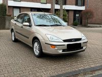 Gebraucht Ford Focus 115 PS (84 kW) 1999 Gold Limousine