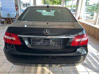 Gebraucht Mercedes E220 170 PS (125 kW) 2012 Schwarz Limousine