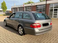 Gebraucht Mercedes E220 150 PS (110 kW) 2004 Blau Kombi