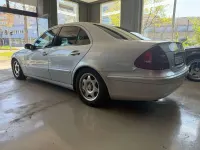 Gebraucht Mercedes E220 150 PS (110 kW) 2002 Brillantsilber Limousine