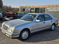 Gebraucht Mercedes E240 Elegance 170 PS (125 kW) 1998 Silber Limousine