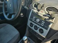 Second-hand Ford Focus 101 CP (74 kW) 2006 Bej Berlinǎ