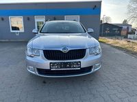Gebraucht Skoda Superb 140 PS (102 kW) 2013 Silber Kombi