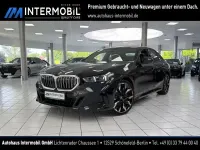 Gebraucht BMW 540 M Sport 303 PS (222 kW) 2025 Carbonschwarz Limousine